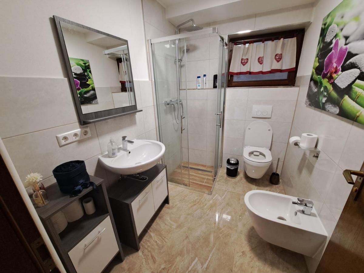 Schoene Wohnung Am Georgenberg Ройтлінген Екстер'єр фото