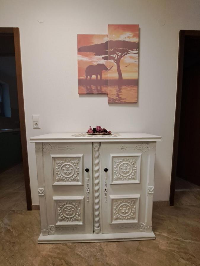 Schoene Wohnung Am Georgenberg Ройтлінген Екстер'єр фото