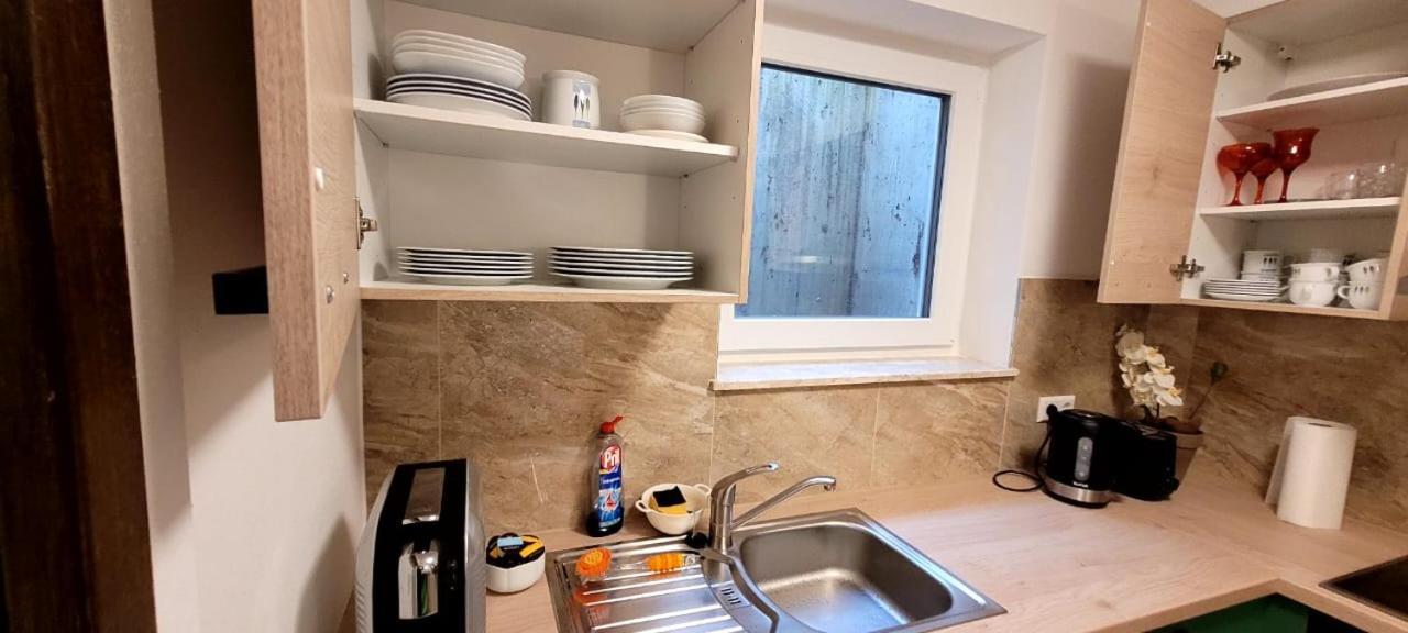 Schoene Wohnung Am Georgenberg Ройтлінген Екстер'єр фото