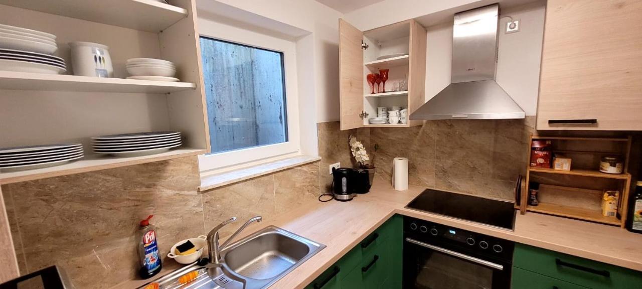 Schoene Wohnung Am Georgenberg Ройтлінген Екстер'єр фото