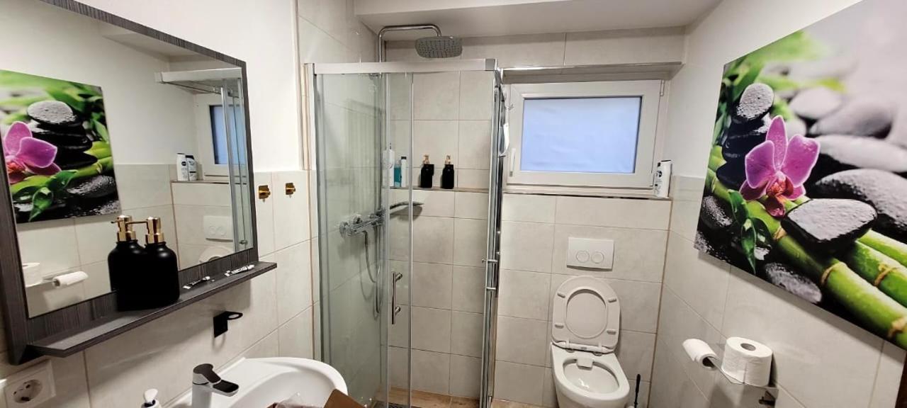 Schoene Wohnung Am Georgenberg Ройтлінген Екстер'єр фото